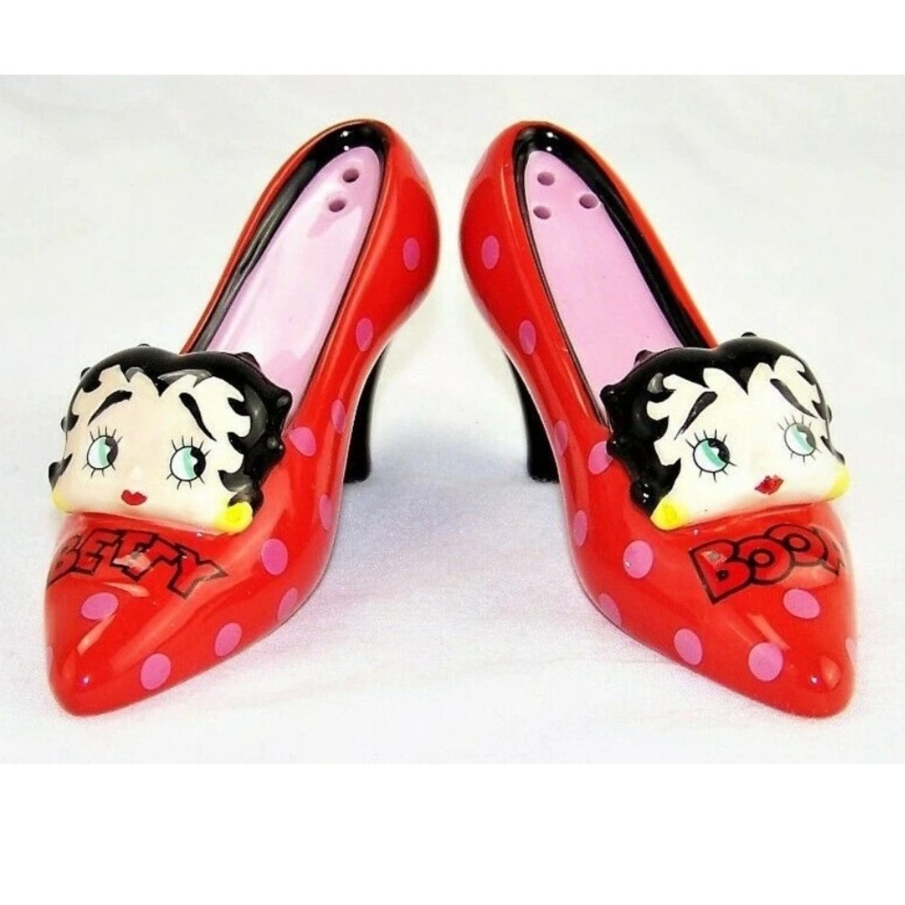 Betty Boop Salt & Pepper Shakers Ceramic Shoes High Heels Red Pink Polka Dots